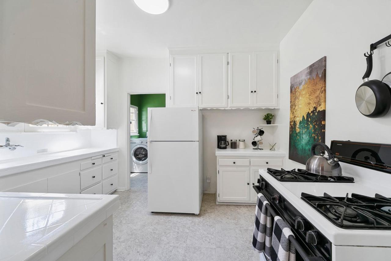 Beverly Hills Stylish & Central 1 Bedroom Apt + Parking Los Angeles Exteriör bild