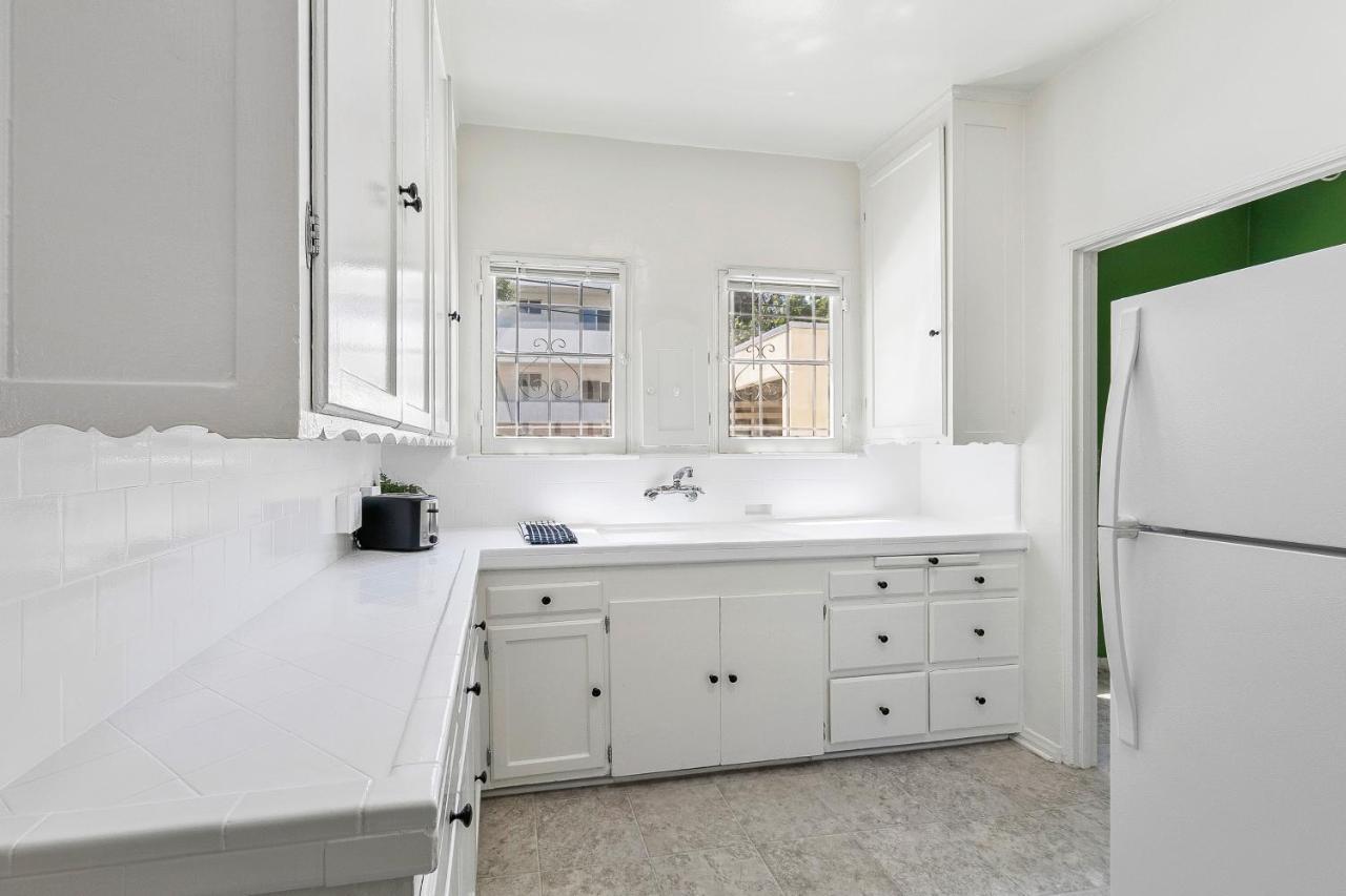 Beverly Hills Stylish & Central 1 Bedroom Apt + Parking Los Angeles Exteriör bild