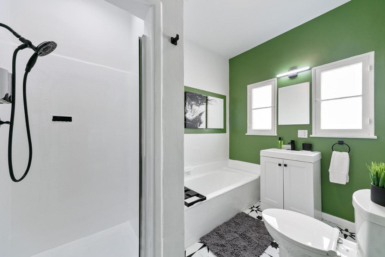 Beverly Hills Stylish & Central 1 Bedroom Apt + Parking Los Angeles Exteriör bild