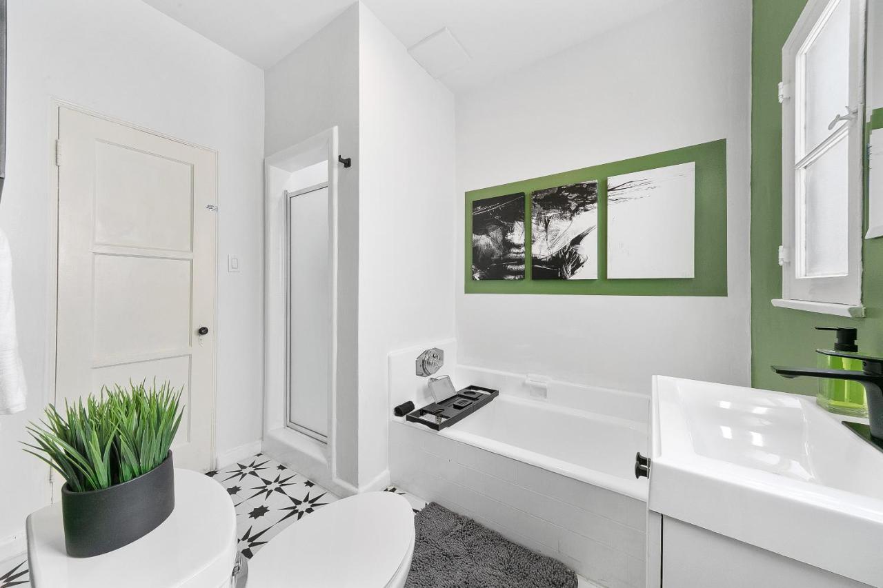 Beverly Hills Stylish & Central 1 Bedroom Apt + Parking Los Angeles Exteriör bild